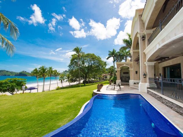 Luxury Six Bedroom Flamingo Villa Steps from Beach