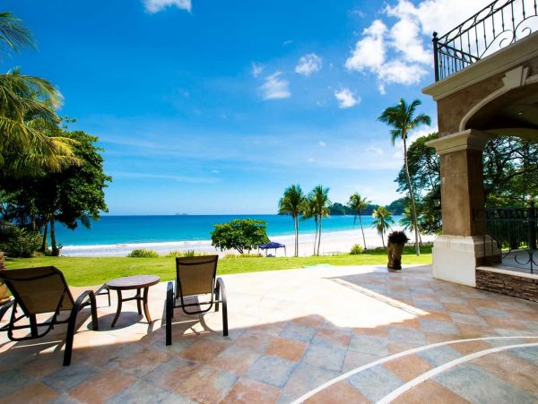 Luxury Six Bedroom Flamingo Villa Steps from Beach