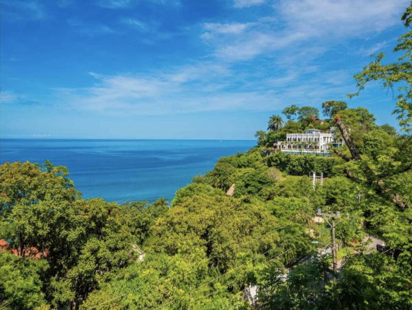 Costa Rica Five Bedroom Vacation Home with Balcony & Views