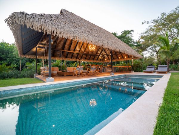 Gorgeous 6 Bedroom Pool Villa in Guanacaste Walk To Beach