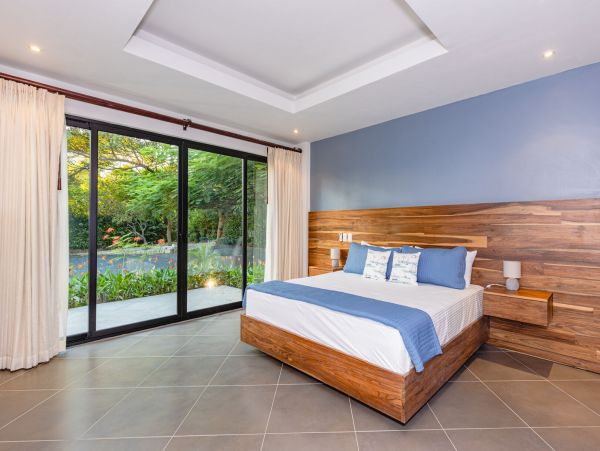 Gorgeous 6 Bedroom Pool Villa in Guanacaste Walk To Beach