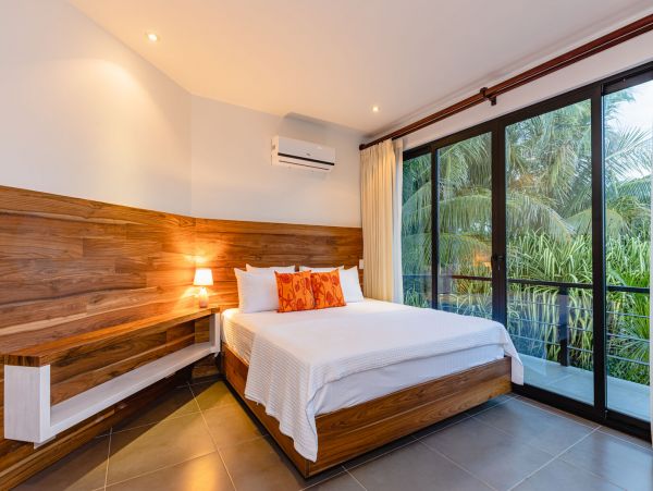 Gorgeous 6 Bedroom Pool Villa in Guanacaste Walk To Beach