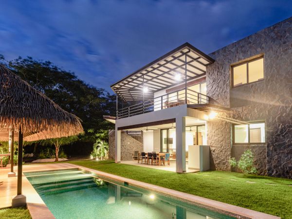 Gorgeous 6 Bedroom Pool Villa in Guanacaste Walk To Beach