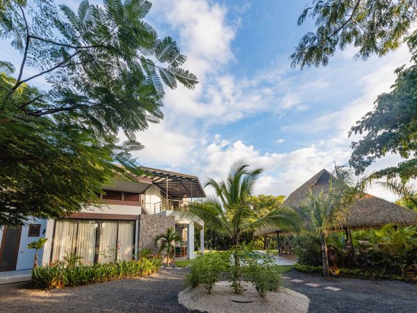 Gorgeous 6 Bedroom Pool Villa in Guanacaste Walk To Beach