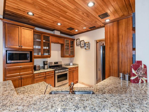 2 Bedroom Condo across the street from Langosta Beach