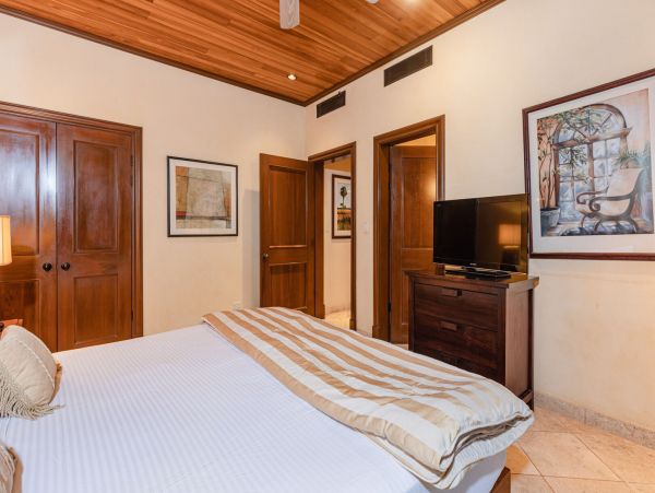 2 Bedroom Condo across the street from Langosta Beach