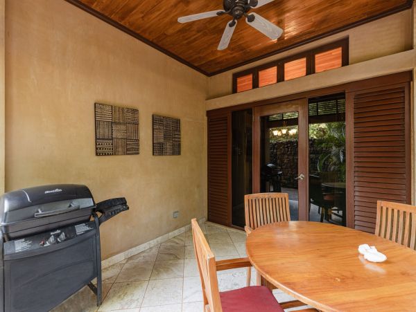 2 Bedroom Condo across the street from Langosta Beach