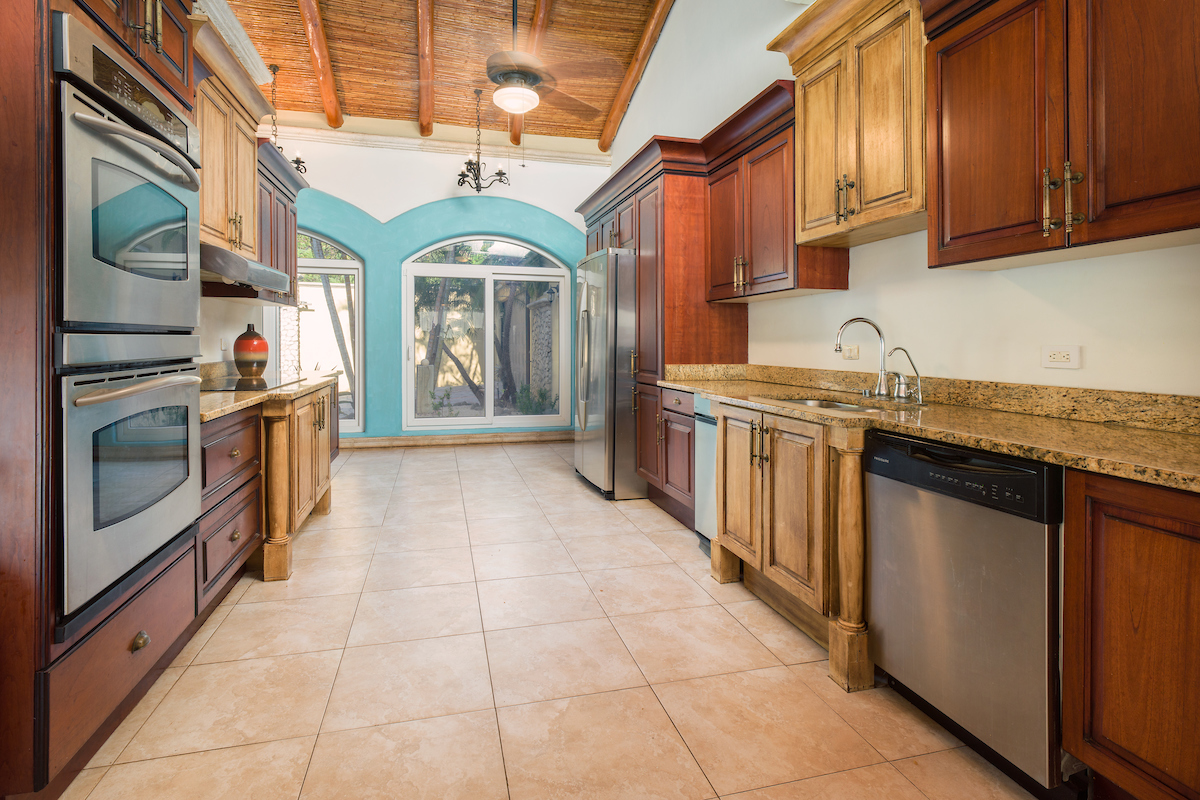 Oceanfront Tamarindo Vacation Pool Home Seven Bedroom Plus Guest House