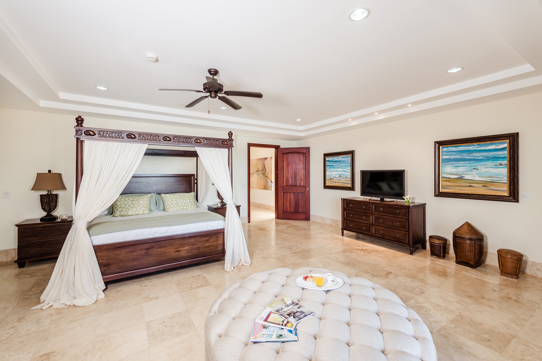 Beachfront Condo with amazing Ocean Views
