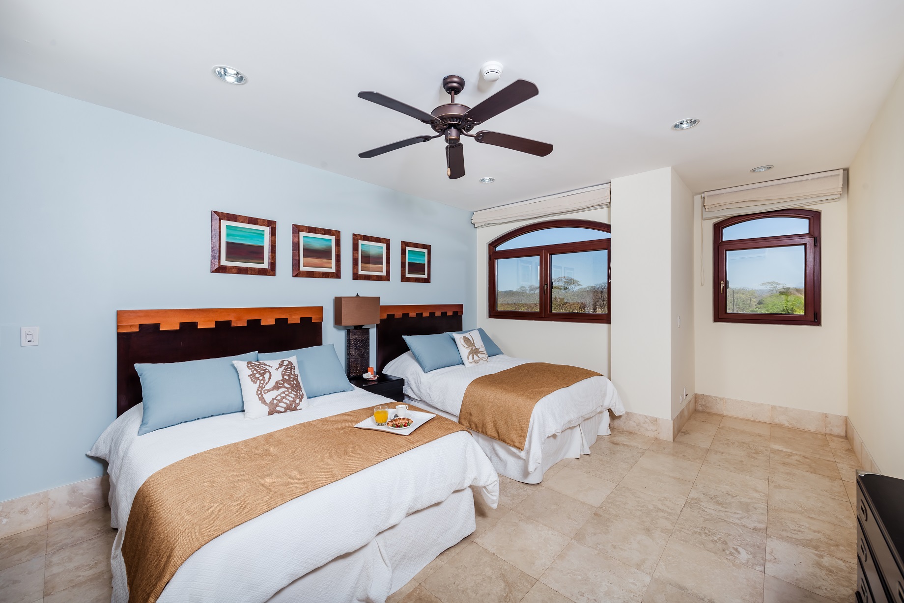 Beachfront Condo with amazing Ocean Views