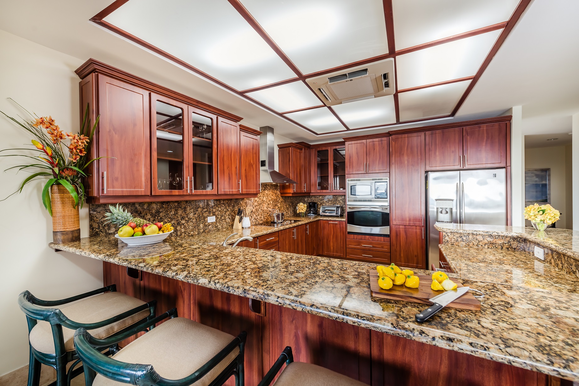 Beachfront Condo with amazing Ocean Views