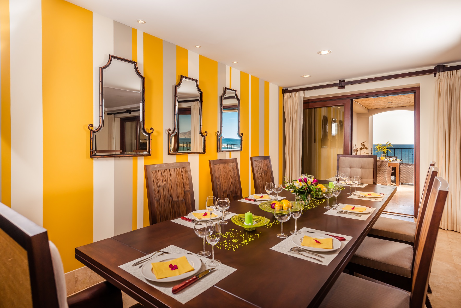 Beachfront Condo with amazing Ocean Views