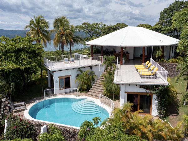 Luxury Villa Less than  Half mile to  Beach Playa Flamingo