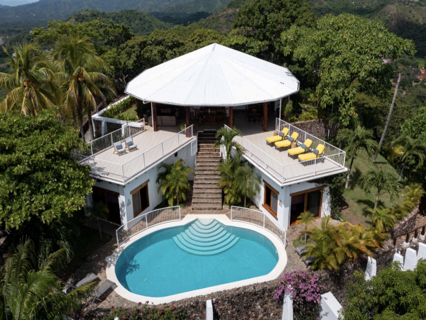 Luxury Villa Less than  Half mile to  Beach Playa Flamingo