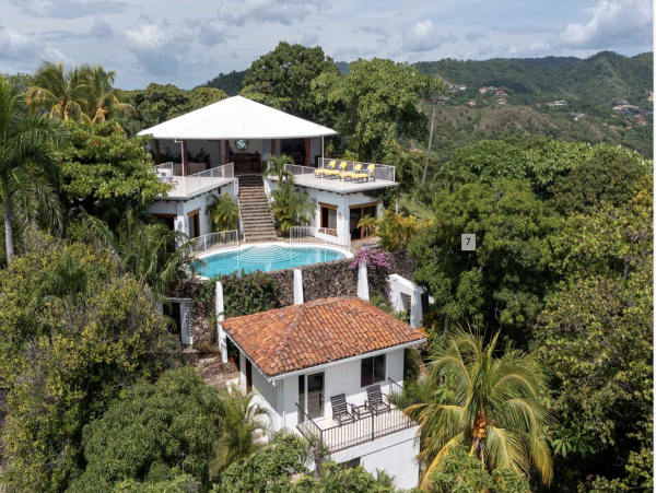 Luxury Villa Less than  Half mile to  Beach Playa Flamingo