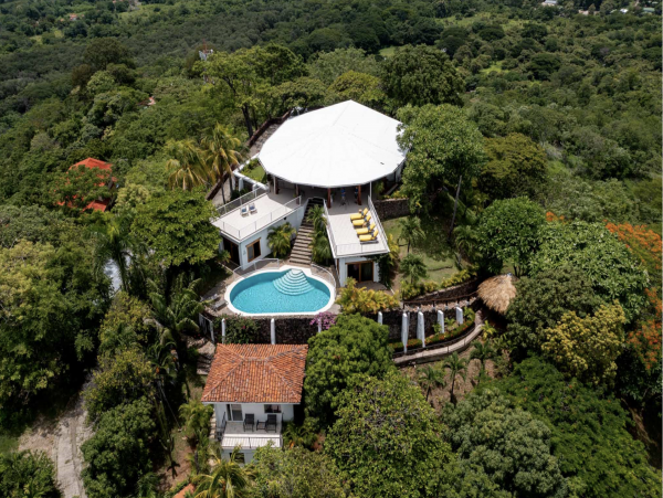Luxury Villa Less than  Half mile to  Beach Playa Flamingo