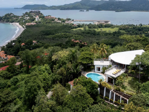 Luxury Villa Less than  Half mile to  Beach Playa Flamingo