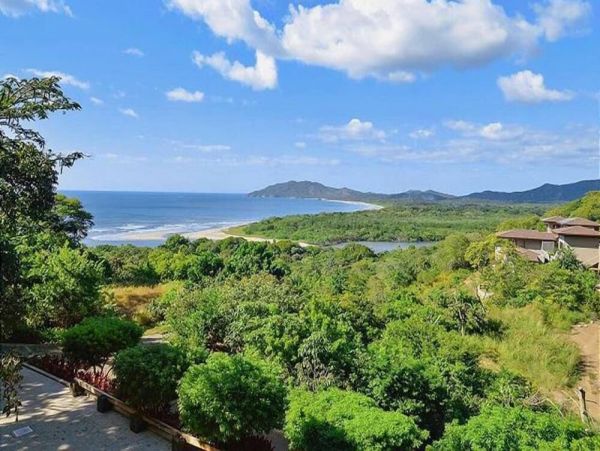 Four Bedroom Tamarindo Vacation Villa Short Walk to Beach