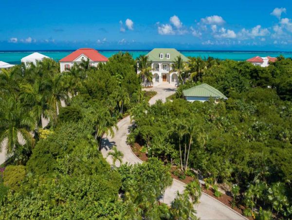 Turks and Caicos Luxury Villa Rental – Smith’s Reef Beachfront Retreat