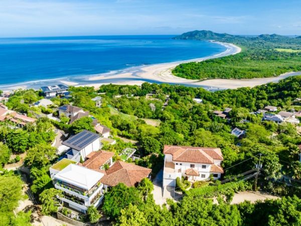 Four Bedroom Home with Infinity Pool & Ocean View