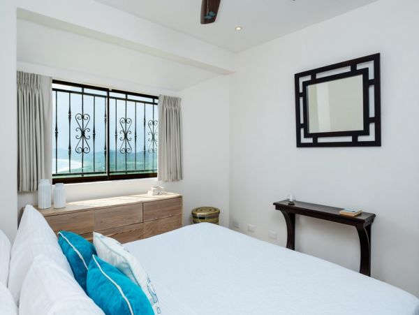 Four Bedroom Home with Infinity Pool & Ocean View