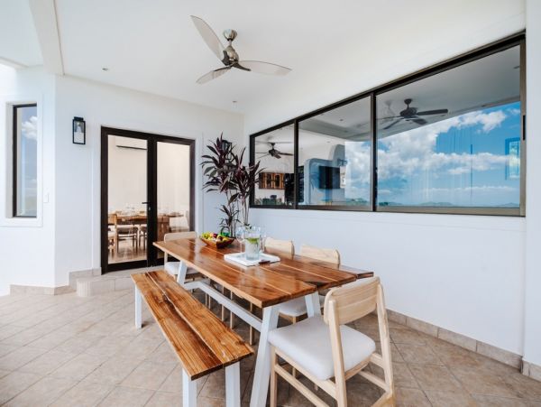 Four Bedroom Home with Infinity Pool & Ocean View