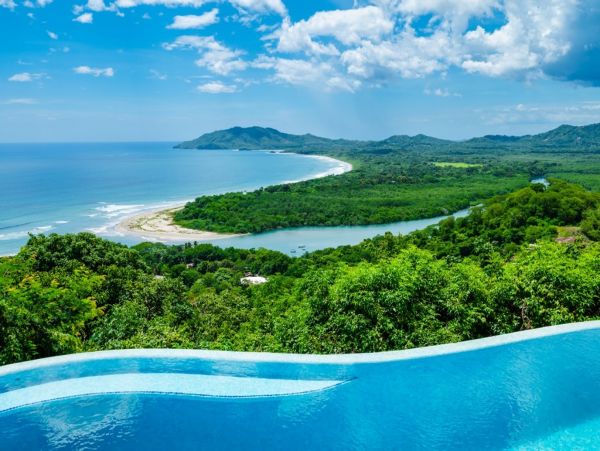 Four Bedroom Home with Infinity Pool & Ocean View