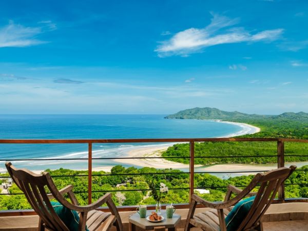 Four Bedroom Home with Infinity Pool & Ocean View