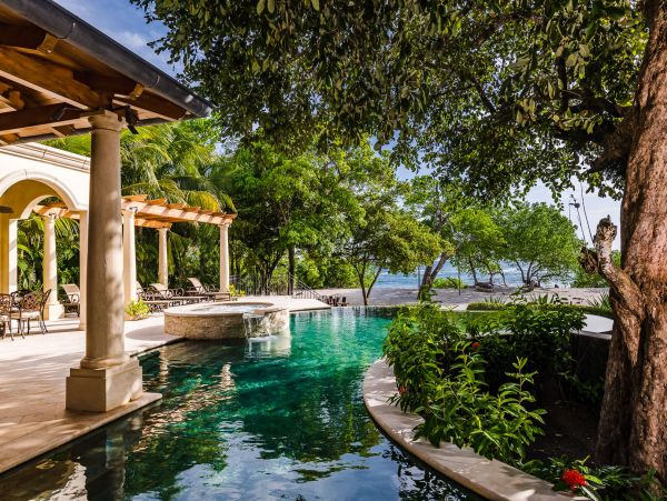 Beachfront Vacation Villa With Infinity Pool in Costa Rica