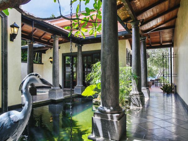 Beachfront Vacation Villa With Infinity Pool in Costa Rica