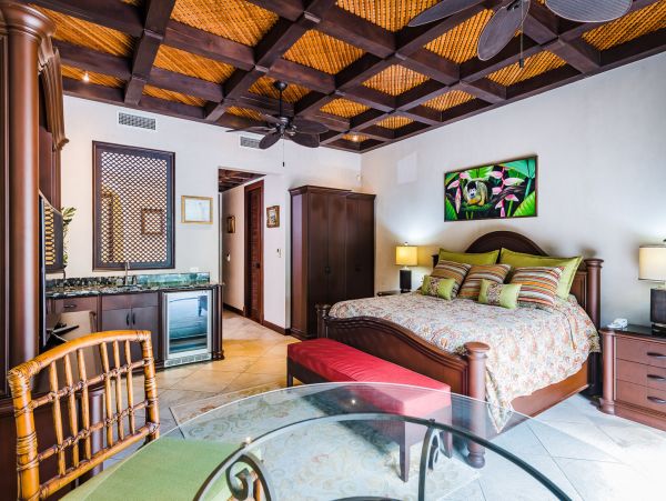 Beachfront Vacation Villa With Infinity Pool in Costa Rica
