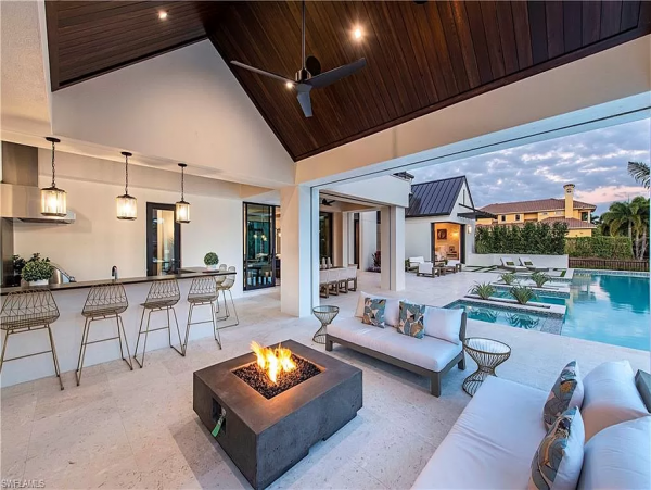 Canal View Luxury Naples Vacation Pool Home