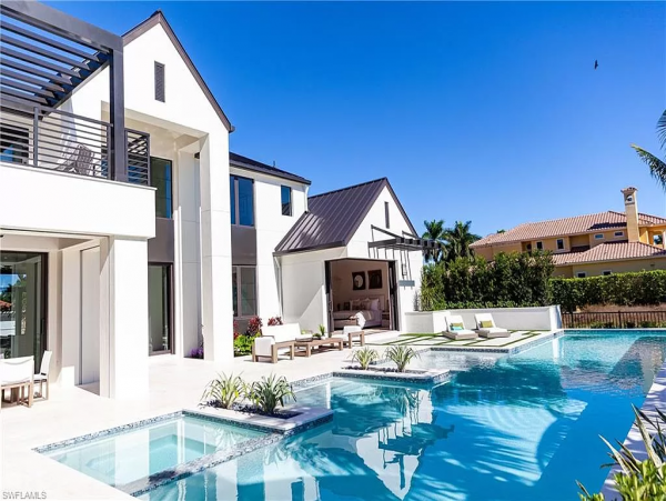 Canal View Luxury Naples Vacation Pool Home