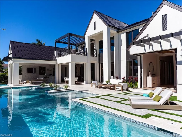Canal View Luxury Naples Vacation Pool Home