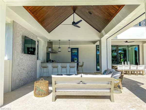 Canal View Luxury Naples Vacation Pool Home