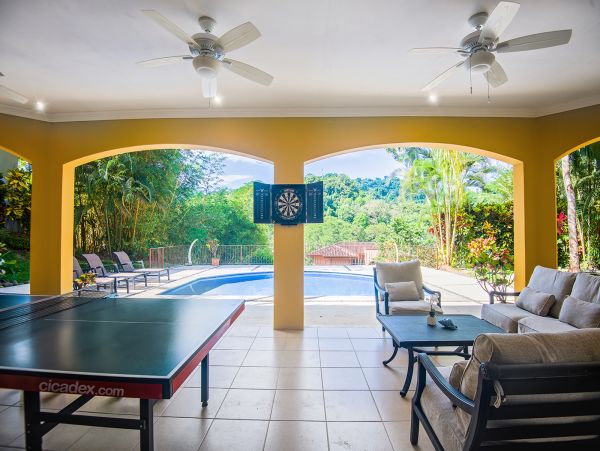 Beautiful Villa with 6 Bedrooms & Golf Course View