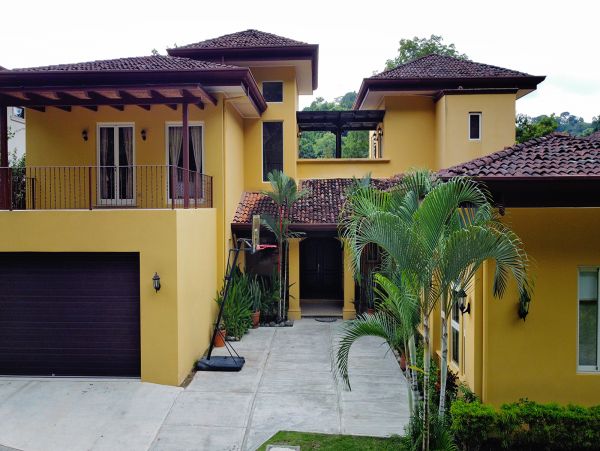 Beautiful Villa with 6 Bedrooms & Golf Course View