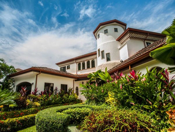 Elegant 5 Bedroom Home with Amazing Views