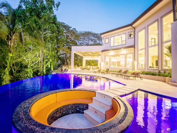 Los Sueños Vacation Home Five Bedroom