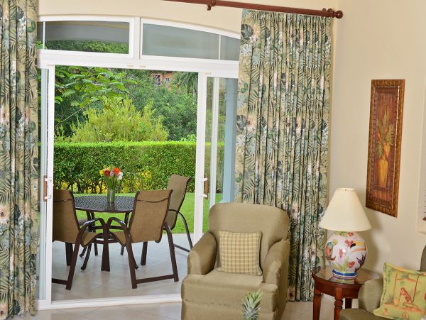 Luxury Interior Walk Out Vacation Condo Jaco