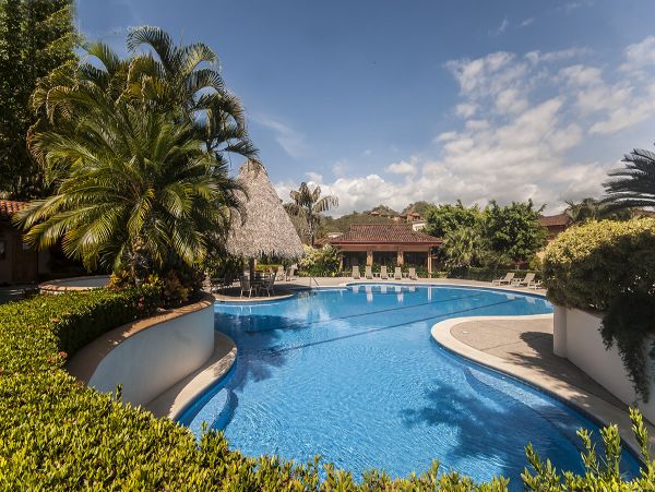 Luxury Interior Walk Out Vacation Condo Jaco