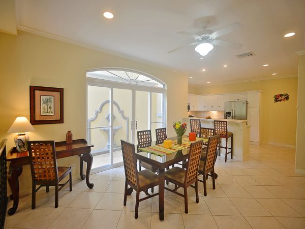 Luxury Interior Walk Out Vacation Condo Jaco