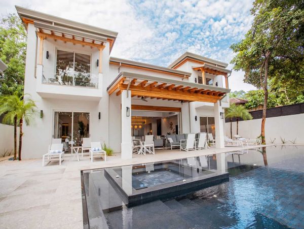 Amazing Tamarindo Oceanfront Estate