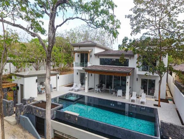 Amazing Tamarindo Oceanfront Estate