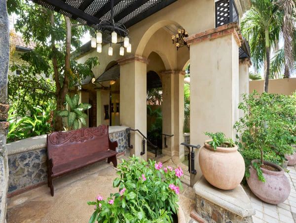 Playa Tamarindo luxury beach front Villa Staff