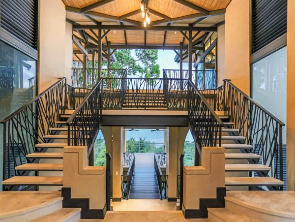 Vacation Villa 11,000 sq ft of luxury