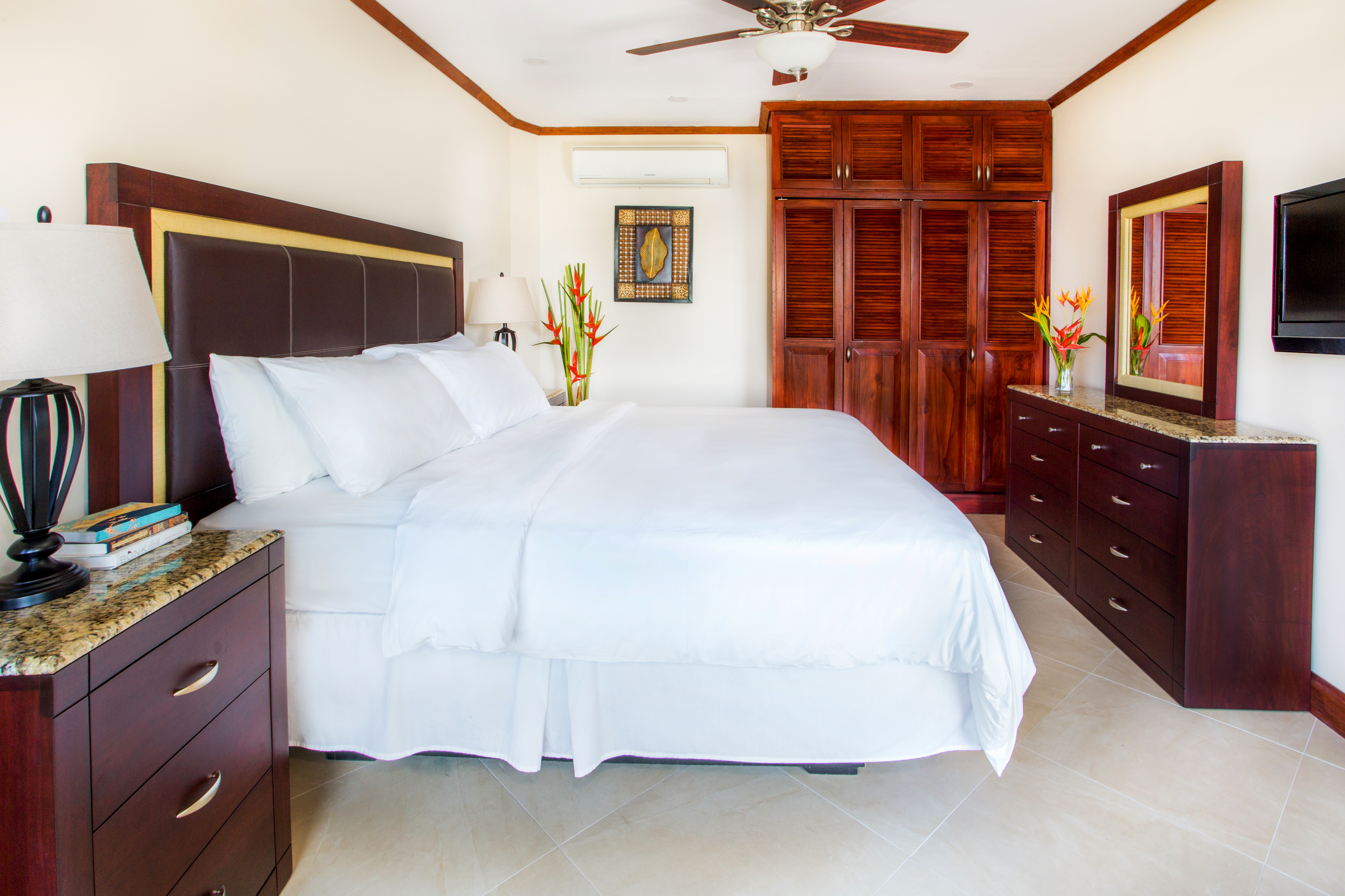 Magnificent Views of The Ocean 1 Bedroom