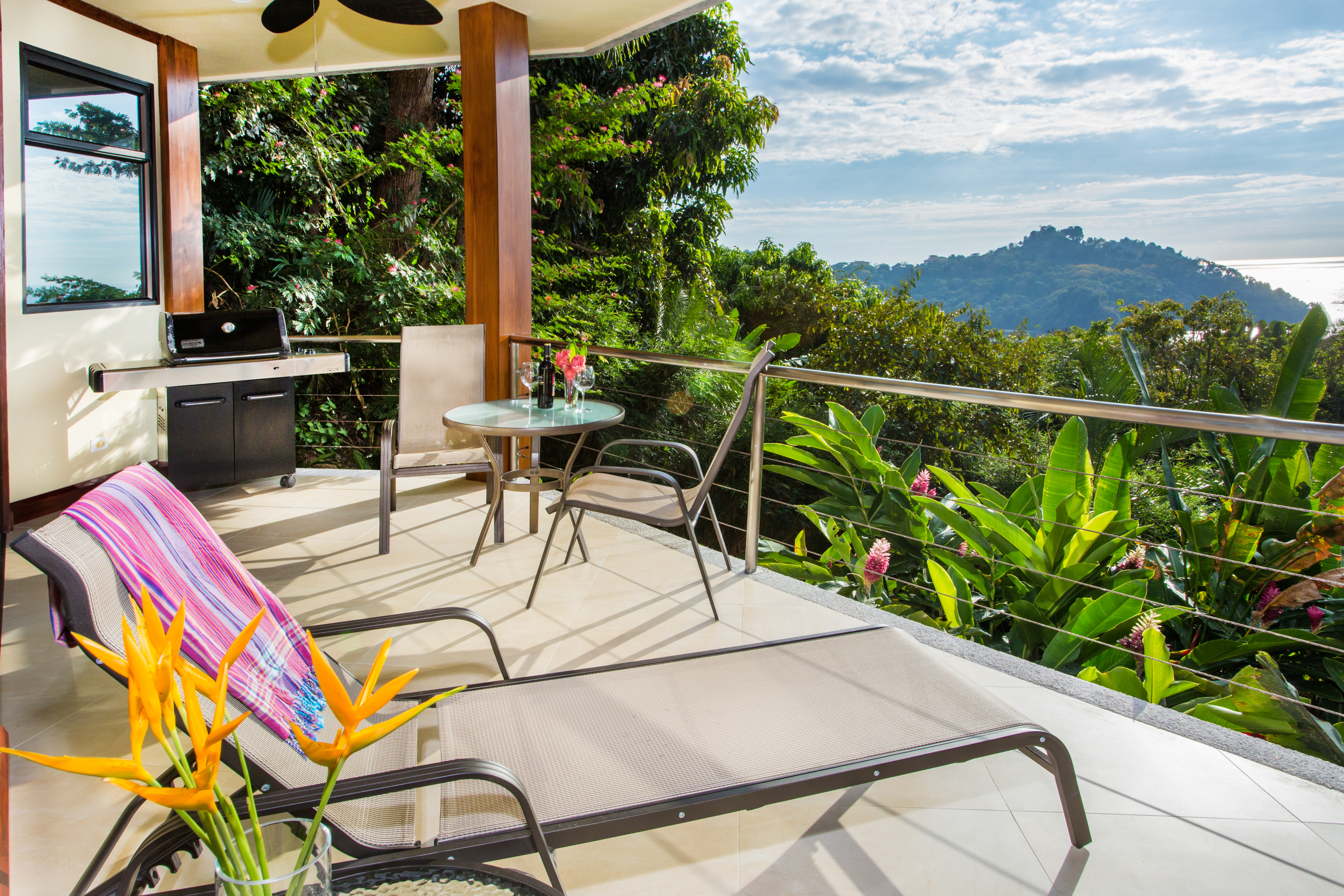 Magnificent Views of The Ocean 1 Bedroom