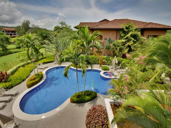 Luxury 3 Bedroom Condo Golf Course & Rainforest Views