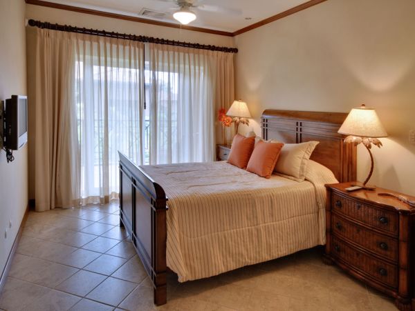 Luxury 3 Bedroom Condo Golf Course & Rainforest Views